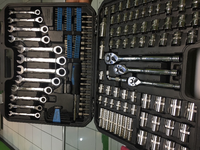 CAJA DE HERRAMIENTAS VARIAS Channellock Professional Mechanic's Tool Set