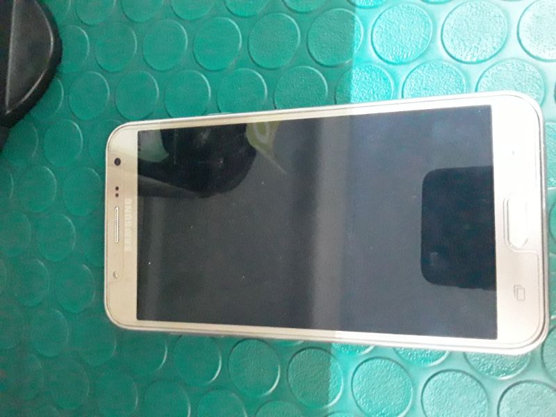 galaxy j7