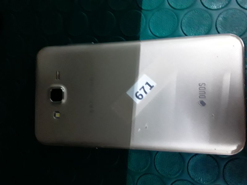 galaxy j7