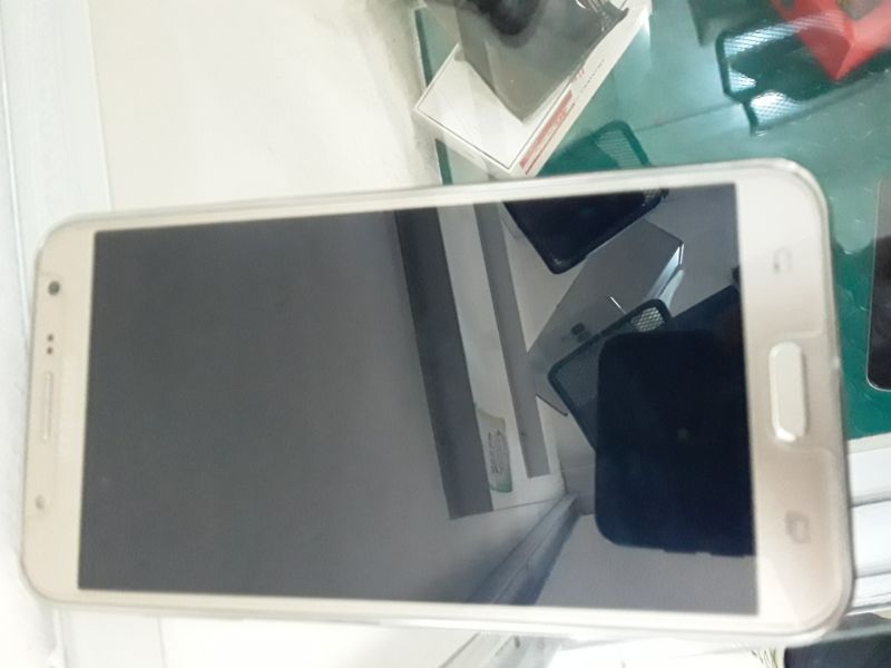galaxy j7